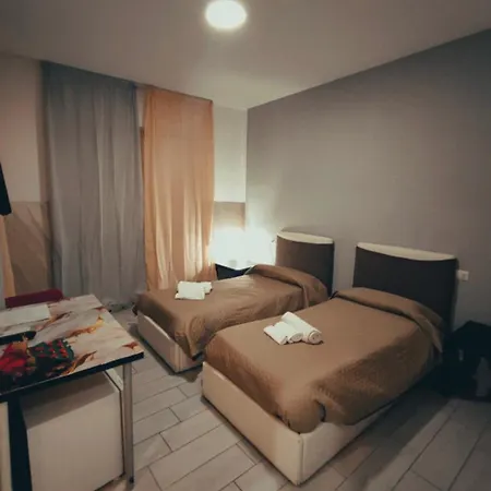 Neapolis Center 4* Naples