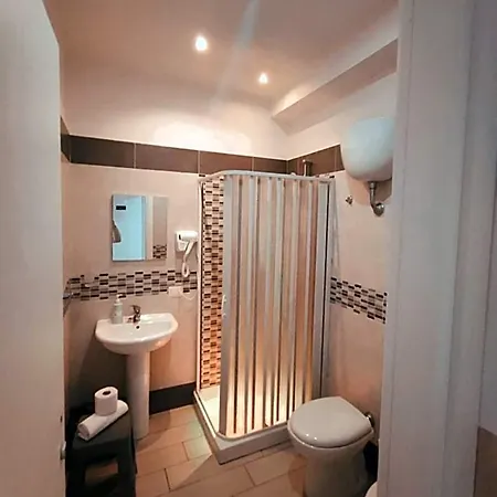 Neapolis Center 4* נאפולי