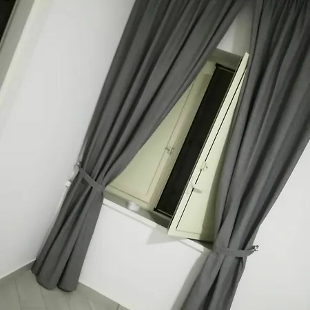 Neapolis Center Naples