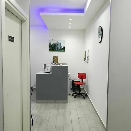 Neapolis Center