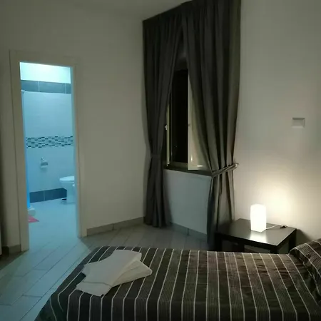 Couette-café Neapolis Center Naples