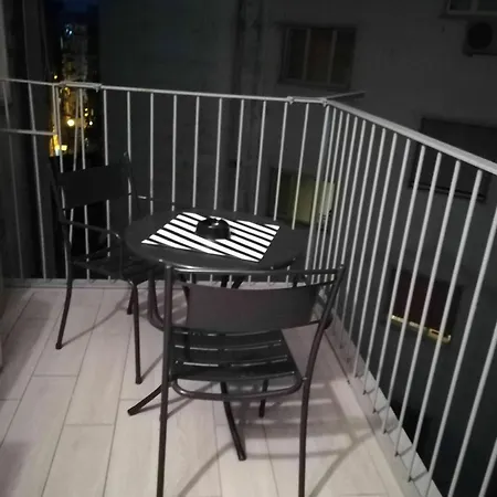 Neapolis Center לינה וארוחת בוקר 4*
