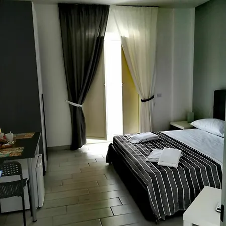 Neapolis Center