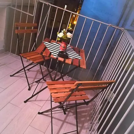 Neapolis Center Couette-café 4*