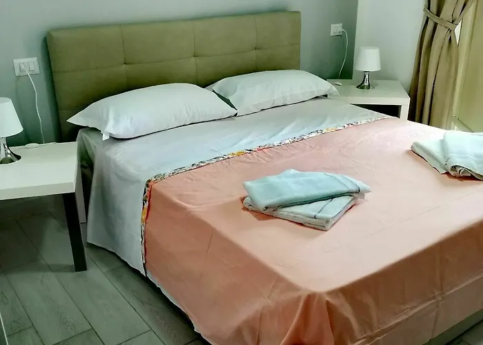 Neapolis Center Bed & Breakfast 4*