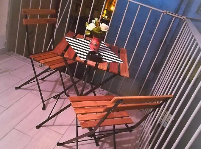 Neapolis Center Bed & Breakfast 4*