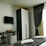 Neapolis Center 4*