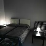 Neapolis Center לינה וארוחת בוקר 4*