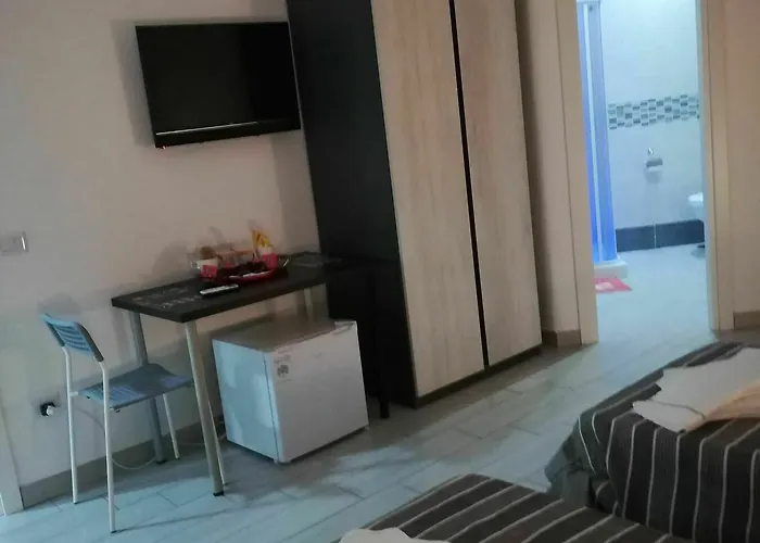 ベッド・アンド・ブレックファスト Neapolis Center 4*