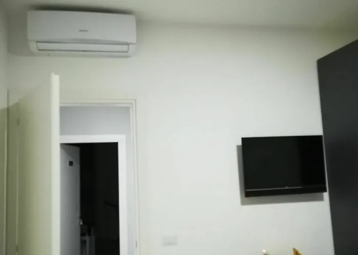 ベッド・アンド・ブレックファスト Neapolis Center