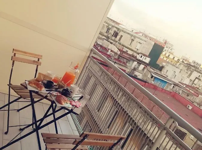 ベッド・アンド・ブレックファスト Neapolis Center 4*