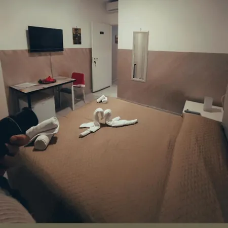 Neapolis Center 4*